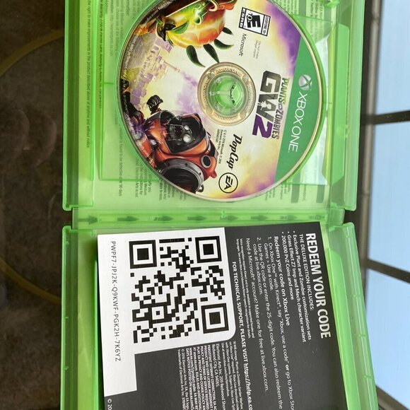 PLANTS VS ZOMBIES GW2 DELUXE EDITION - XBOX ONE - Picture 4 of 5